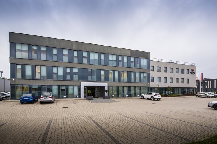 Outside_03.jpg